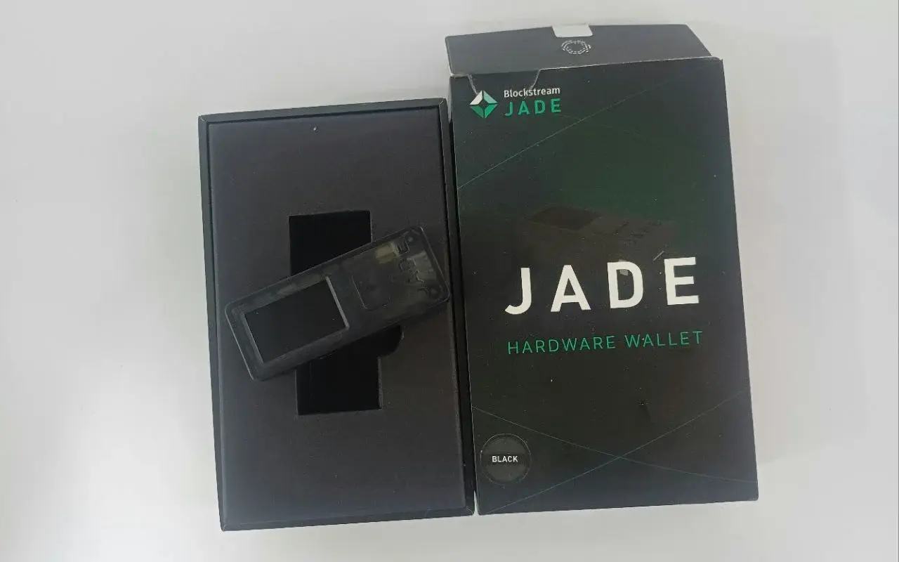 Jade hardware wallet for Bitcoin storage